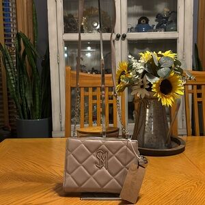 Steve Madden nwt cream shoulder bag